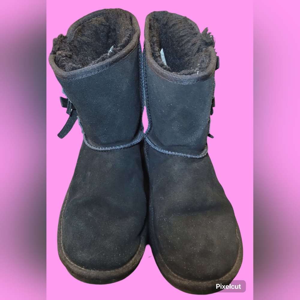 Koolaburra by Ugg koola mini boot  black size 4